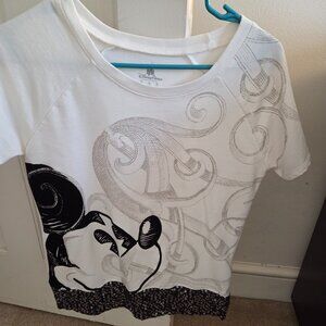 Disney shirt size xs